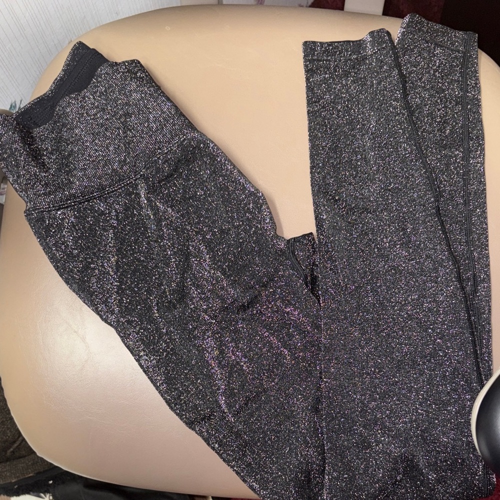 Victoria’s Secret Pink glitter leggings in size small Long length